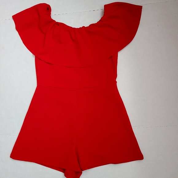 Red Off Shoulder Romper Shorts - Picture 3 of 9